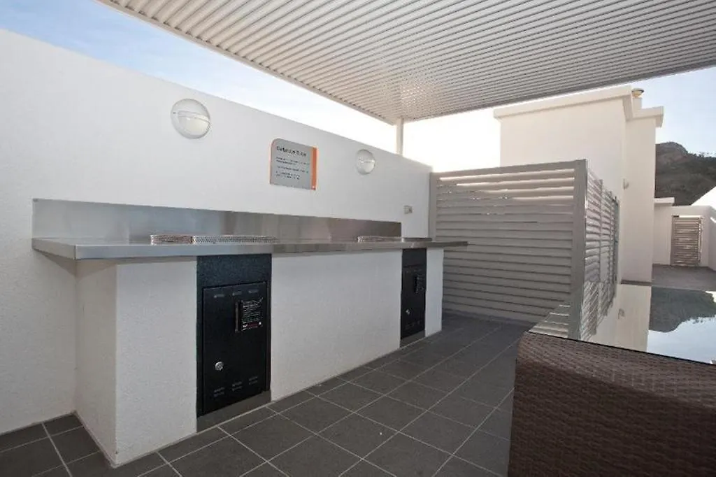 **** Aparthotel Central Holborn Apartments Townsville Australia